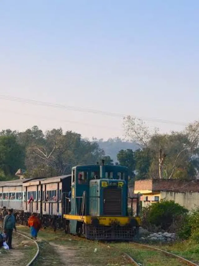 Indian Railway: भारत में मौजूद ऐसा ट्रेन जिसमें सालों से फ्री में यात्रा करते हैं लोग