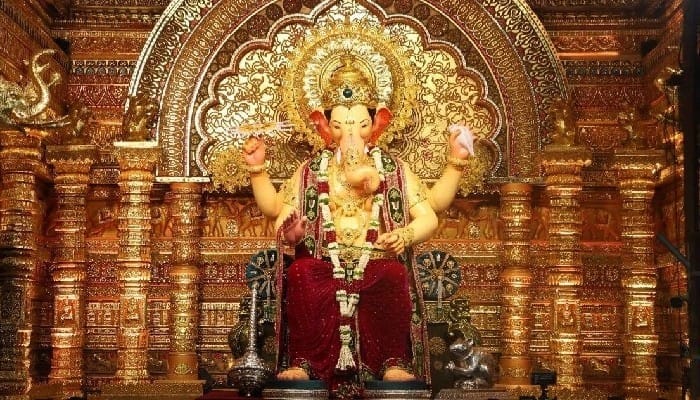 Lalbaugcha Raja Controversy