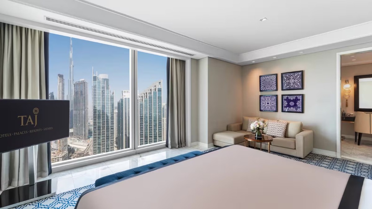 Tourists Stranded in Dubai